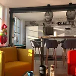 La Loge Des Artistes